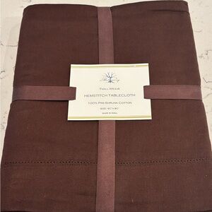 Hogan Hemstitch Tablecloth in Rich Brown